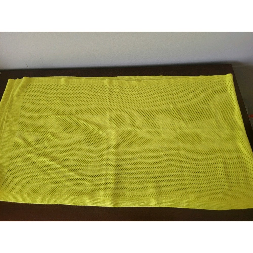 Saks Fifth Avenue Neon Yellow Infinity Scarf One Size Knit Lightweight Cozy EUC